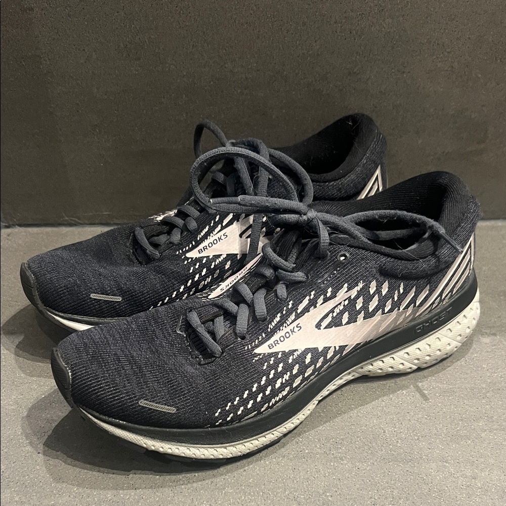 Brooks Ghost 13 Running Shoes - only worn inside!